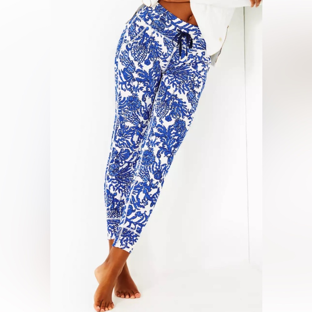 Lilly Pulitzer Sz Small LUXLETIC 28" ISLAND JOGGER DEEPER COCONUT RIDE WITH ME